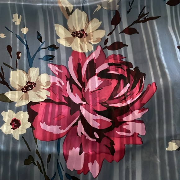 Vintage White House Black Market Silk Scarf Blue Pink Cream Floral - Picture 5 of 5